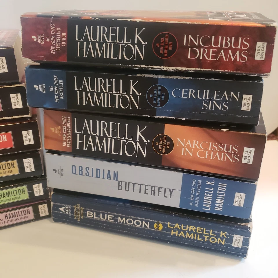 11 Laurell K Hamilton Lot Anita Blake Vampire Hunter PB Books Spicy Fantasy Foto 3 de 4