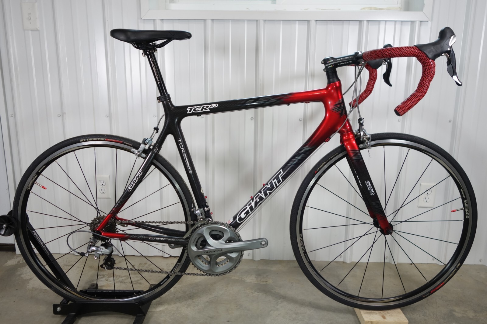 Giant TCR C3 Carbon Road Bike - Shimano Ultegra - Size: Larg