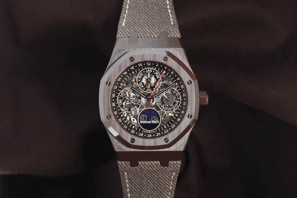 Calendario perpetuo AP Royal Oak Travis Scott 'Cactus Jack' 26585CM.OO.D301VE.01 Foto 4 de 4