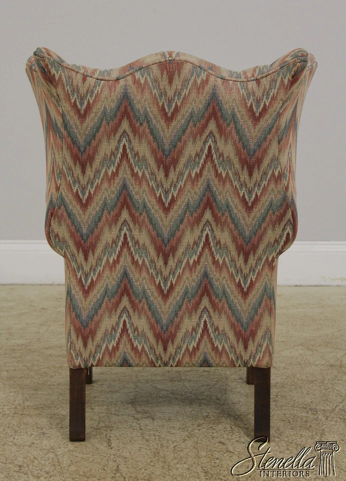 L56230: Sillón Chippendale cosido con llama tamaño para niños con respaldo de ala Foto 3 de 4