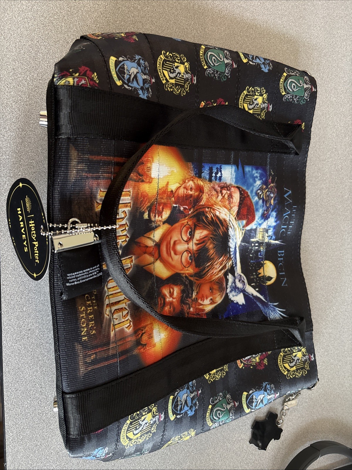 Harvey’s Harry Potter Hogwarts Medium Poster Tote Bag, Charm Of Crest NWT