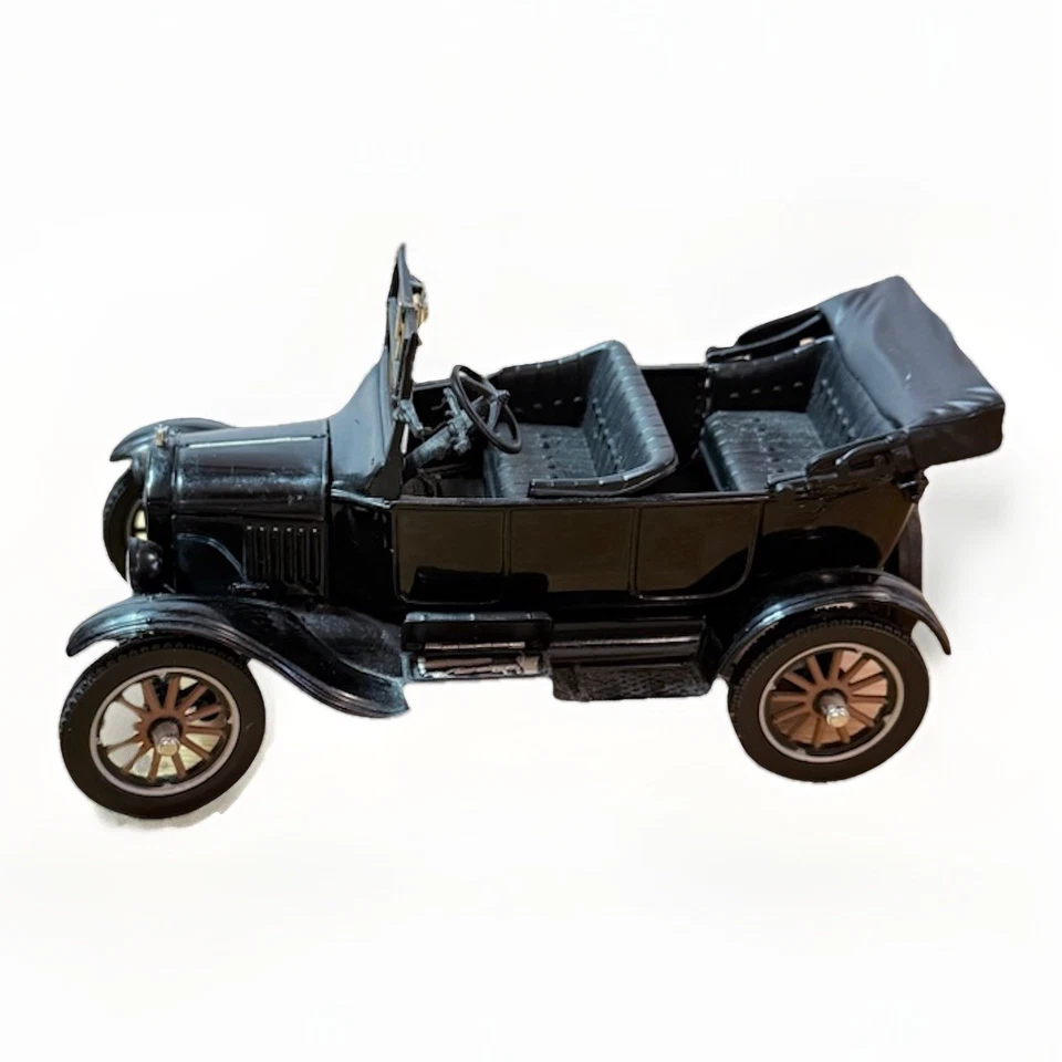 Vintage Die Cast Car 1925 Ford Model T  Sun Star 1:24 - Image 4 of 4