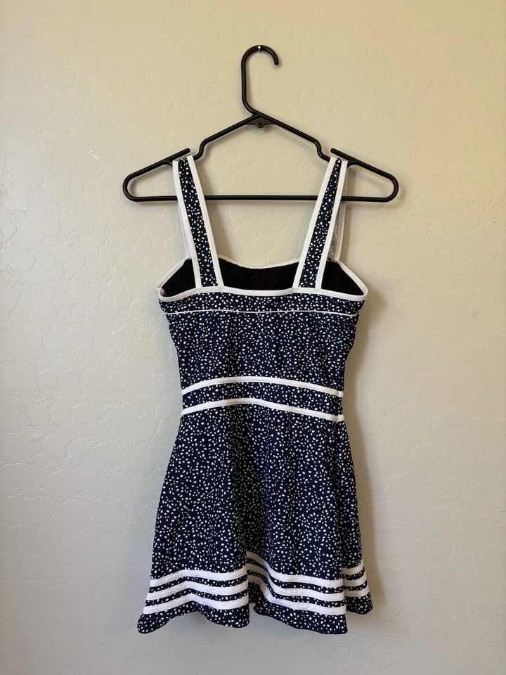 Roupa de banho Shore Shapes peça única azul marinho e branco saia tamanho 8 - Imagem 2 de 4