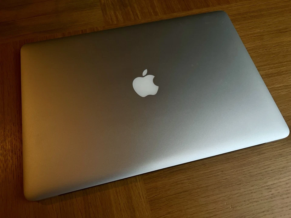 MacBook Pro 15-inch (Mid-2015) – i7 / 16GB RAM / 512GB SSD – Low Cycle Count - Image 2 of 4