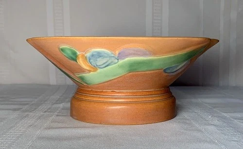 ROSEVILLE POTTERY, FUTURA BALLOON BOWL, IRREGULAR EDGE, EXCELLENT, NICE COLORS~~