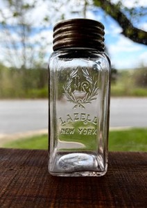 ANTIQUE LAZELL NEW YORK DRUGGIST PERFUMER SACHET POWDER CLEAR GLASS BOTTLE