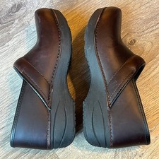 Dansko XP 2.0 Clogs Nursing Professional Shoes Brown Leather Womens 7.5-8 EU 38