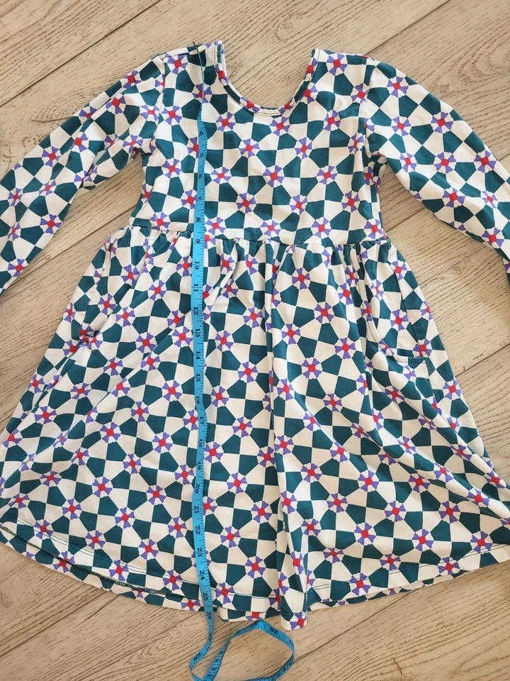 Vestido de algodón para niñas Hanna Andersson 6-7 120 cm. Verde geométrico floral usado en excelente estado Foto 4 de 4