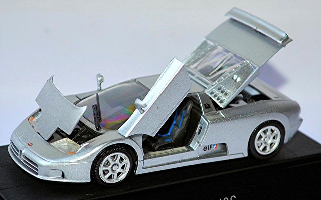 revell bugatti eb110