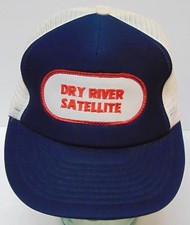 Vintage 1980s DRY RIVER SATELLITE DAYTON VIRGINIA PATCH SNAPBACK TRUCKER HAT CAP