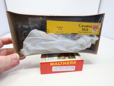 Walthers 932-2479 HO 40' Wood Reefer Billboard Box Car, Carnation Milk #103 KIT