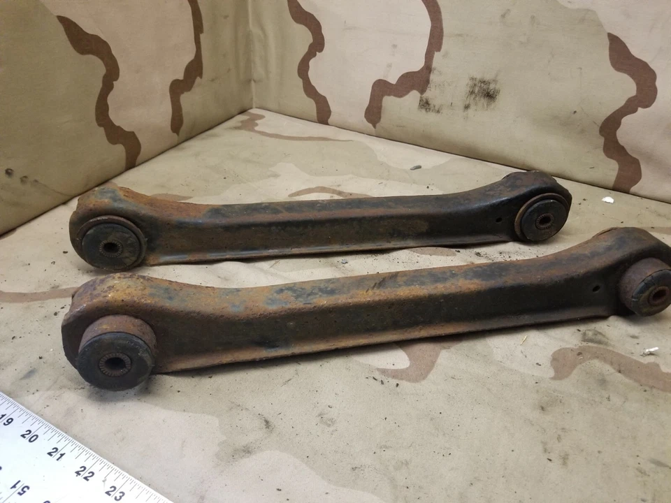 Fleetwood 1966 eslabones traseros superiores eslabones de eje con bujes OEM Cadillac  Foto 2 de 4