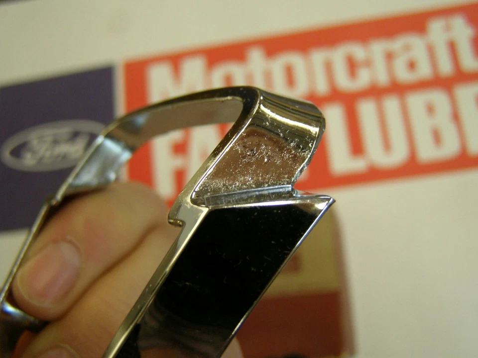 Nuevo de Lote Original Ford 1950 1951 Adorno de maletero Bisel Borde Customline Crestline Personalizado Foto 3 de 4