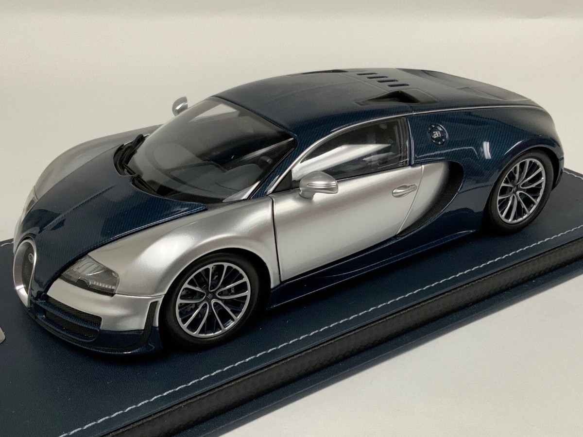 【バナナ】1/18 ミニチャンプス ブガッティ ヴェイロン 1/18 Minichamps Bugatti Veyron Super Sport 2011 Blue Carbon