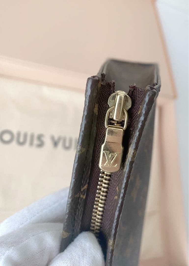 Complete with accessories Excellent condition Lou… - image 8