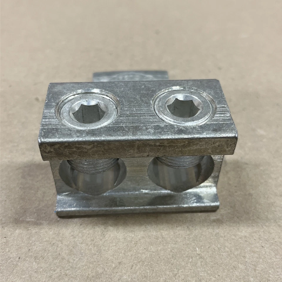 CMC 2AB-600 600MCM-2 CU9AL Double Wire Lug Terminal Lug 3/8" HEX & 1/2" Hole - Image 3 of 4