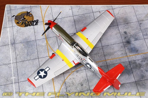 Hobby Master 1:48 P-51D Mustang USAAF 332nd FG, 301st FS Tuskegee Airmen - Picture 7 of 8