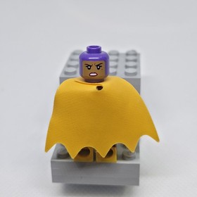 Lego DC Comics Batgirl Super Heroes Minifigure sh0305 Set 70906 Purple Suit 
