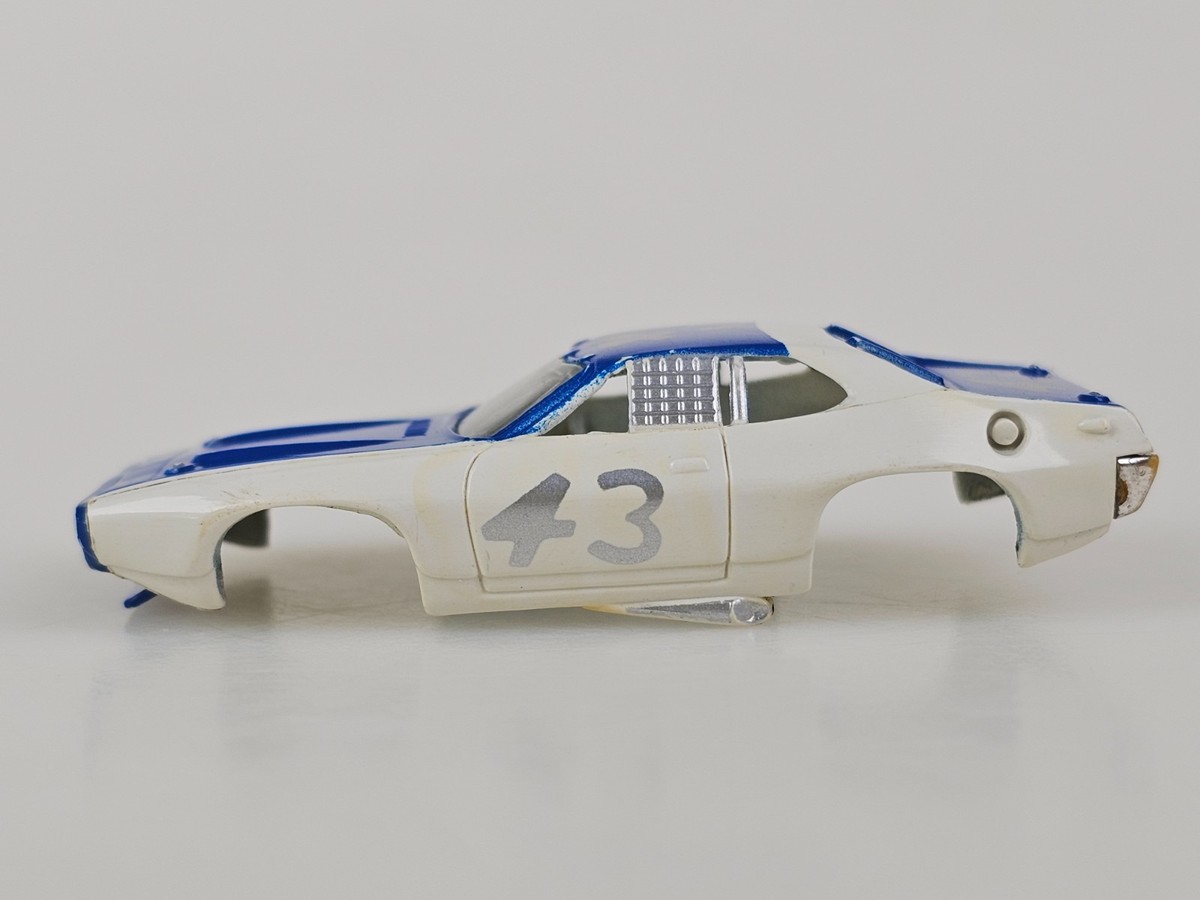 Aurora AFX Racing Slot Car Plymouth Roadrunner #43 Richard Petty
