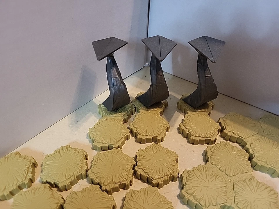 Magic The Gathering Arena of The Planeswalkers HEX SAND TILES & 6 Glyphs - Image 4 of 4