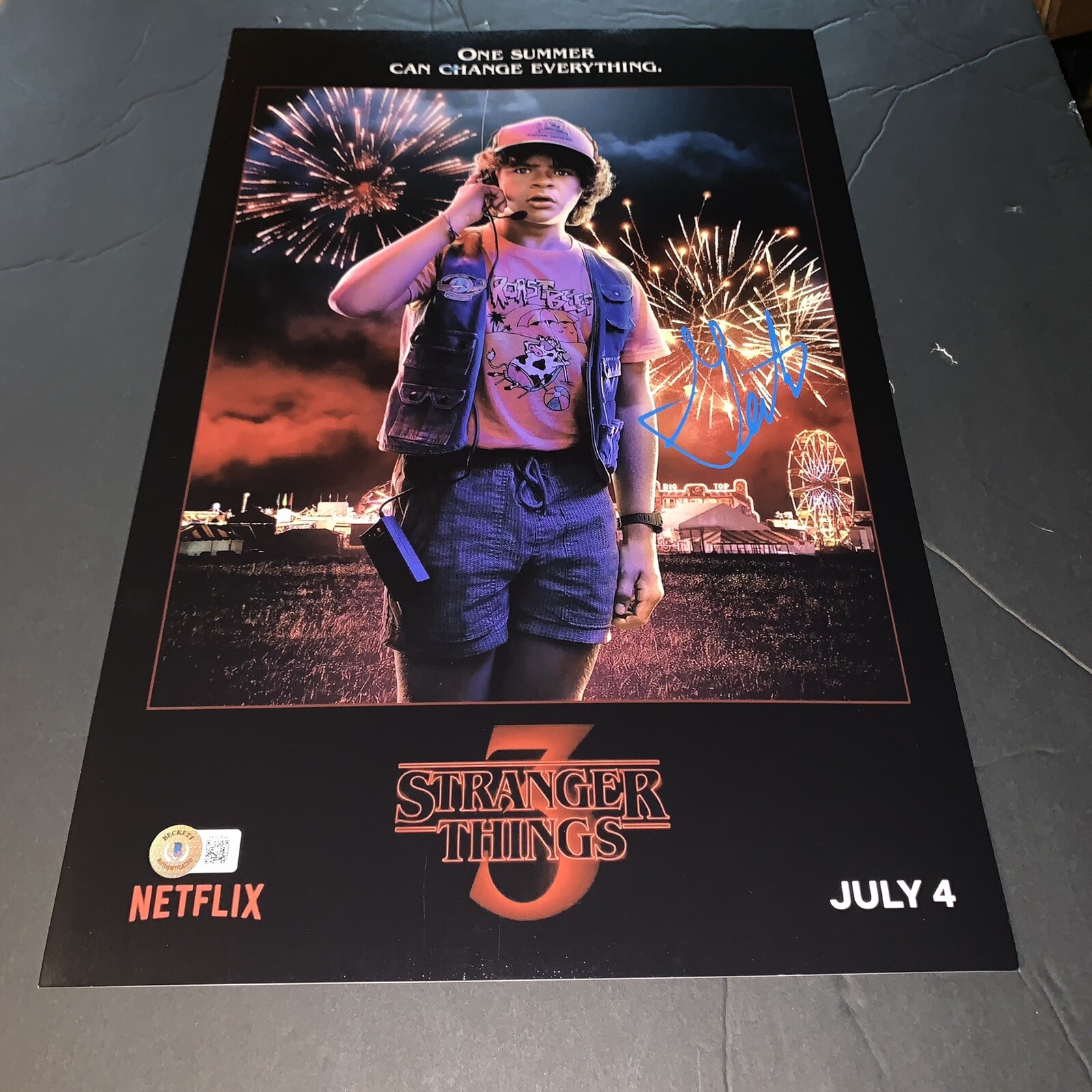 Gaten Matarazzo Signed Stranger Things Dustin 11x17 Photo Beckett BAS 