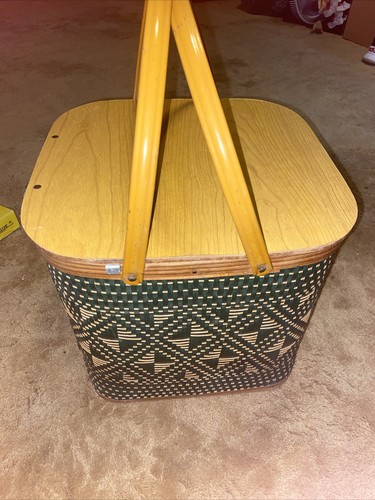 1966 Hawkeye Burlington Pie Picnic Basket with 2 Pie Shelves With Label - Picture 7 of 10