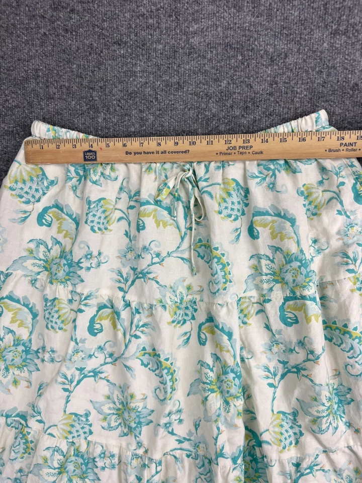 Maxi falda para mujer Rhythm Lola a cuadros en capas 12 blanca floral acampanada abertura lateral Foto 3 de 4