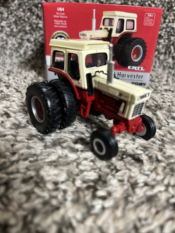 2024 ERTL 1:64 CASE IH 5 MILLIONTH TRACTOR 1066 International Harvester NEW! - Image 3 of 4