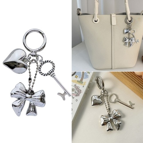 Stylish Bowknot Pendant Keychain with Silver Heart Adornment for Keys and Bags - Zdjęcie 2 z 8