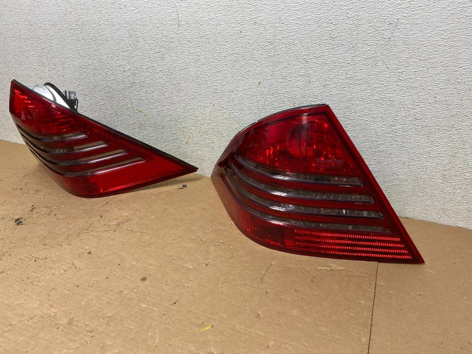 2001-2004 Mercedes-Benz C230 C240 W203 C-Class Left+Right Tail Lights P1265 DW - Image 2 of 4