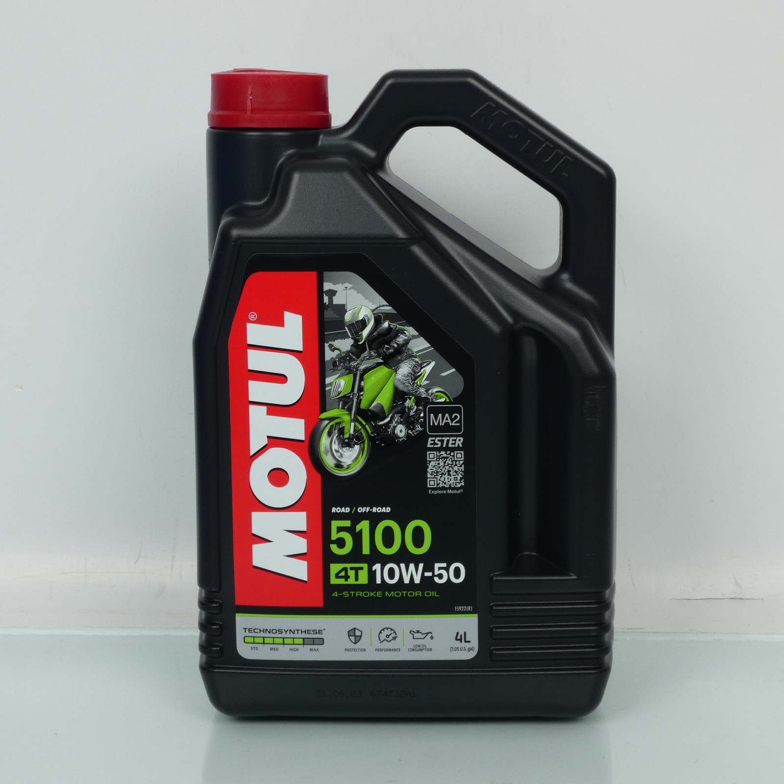 Huile Motul 5100 10W50 pour prot&eacute;ger le moteur 4T de votre moto lors des longs trajets