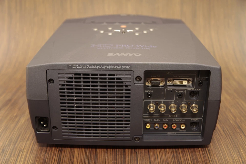 Sanyo PLV-70 1366x768 WXGA+ LCD projector - Works great- Low use genuine lamp - Image 3 of 4