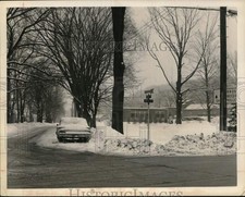1963 Press Photo Vies along Park Street in Altamont, New York - tua67099