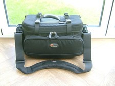 LOWEPRO MAGNUM AW - BLACK - CAMERA EQUIPMENT SHOULDER BAG