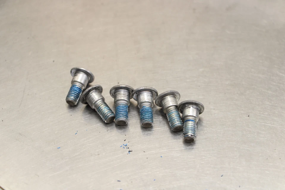 08-20 SUZUKI HAYABUSA GSX1300R REAR BACK BRAKE ROTOR BOLTS DISC HARDWARE SCREW - Изображение 4 из 4