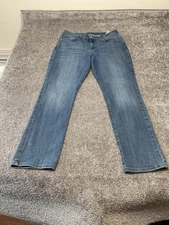 Lee Regular Fit Straight Leg Mid Rise Women's size 14 Medium Blue Denim Jeans