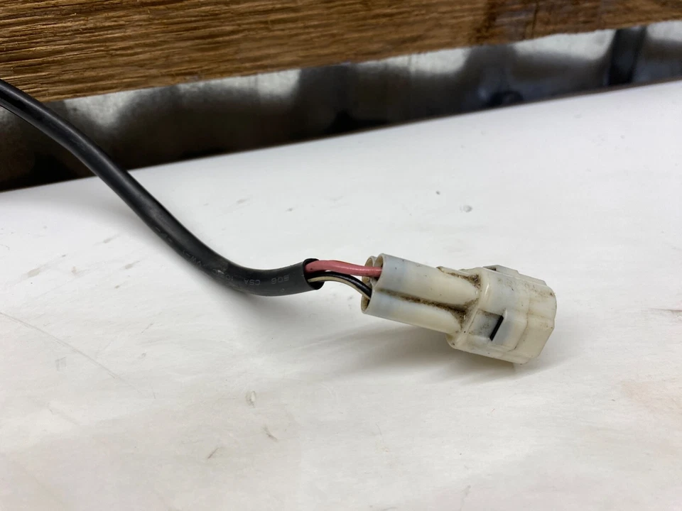 Sensor de velocidad OEM Yamaha 2006-2016 YZFR6 R6v R6r R6 2009-2017 FZ6R - ¡FUNCIONA! Foto 3 de 4