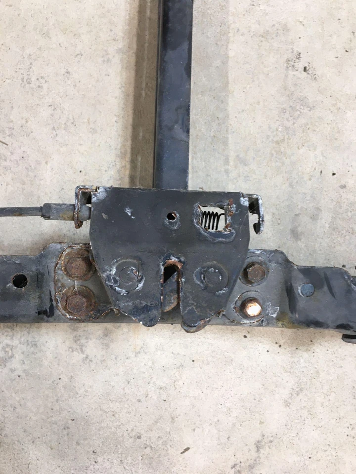 09 KIA SEDONA Radiator Support Foto 3 de 3