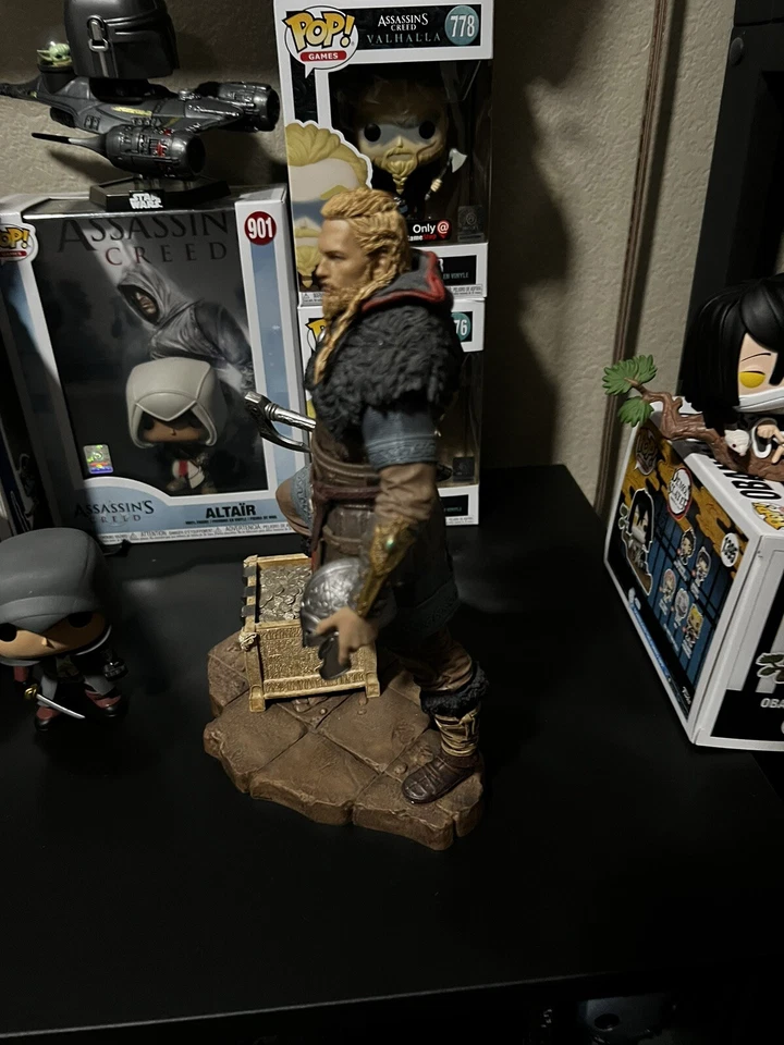 Estátua colecionável Assassin's Creed Valhalla Eivor The Wolf Kissed Ubi - Imagem 3 de 4