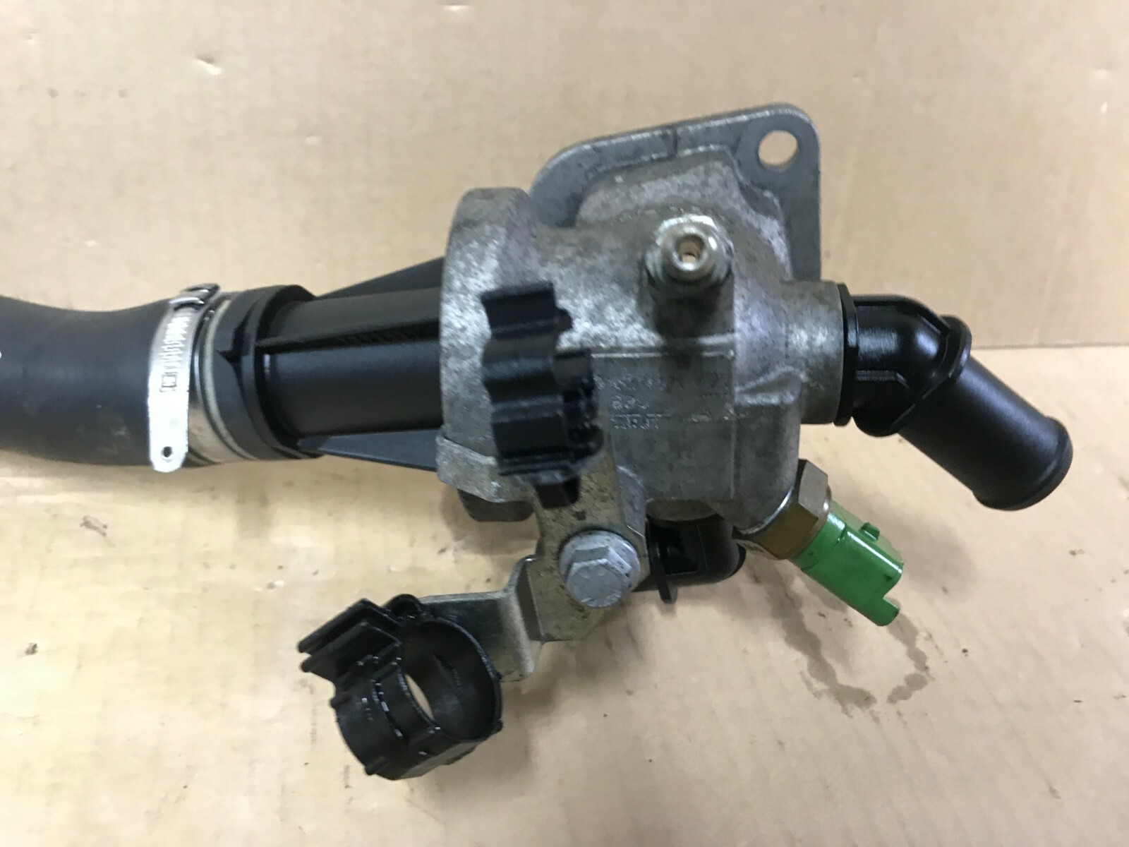 THERMOSTAT HOUSING FORD KA 1.3 TDCI DIESEL 9S518575BB 2008 2009 2010