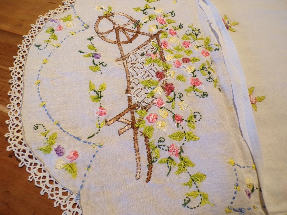 Pochette à linge lin avec broderies de fleurs en relief dans brouette ( ref 32 ) - Photo 3/4