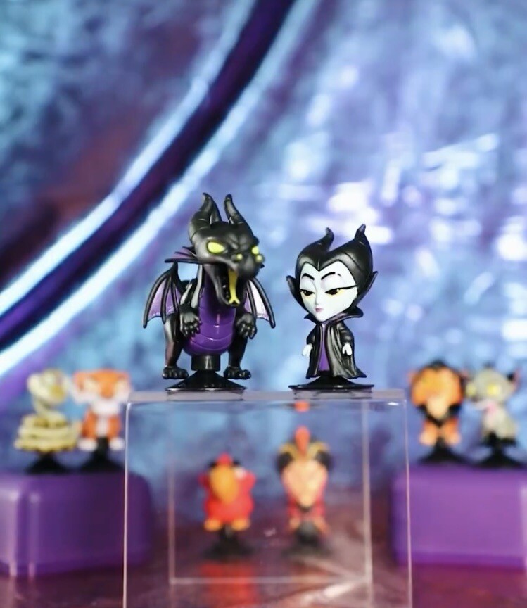 【未開封】Disney smile snap 13セット Disney Villains Chibi Snapz - Sleeping Beauty Maleficent & Dragon