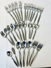ONEIDA  Stainless Flatware Set of Forks & Spoons (29 Pieces)