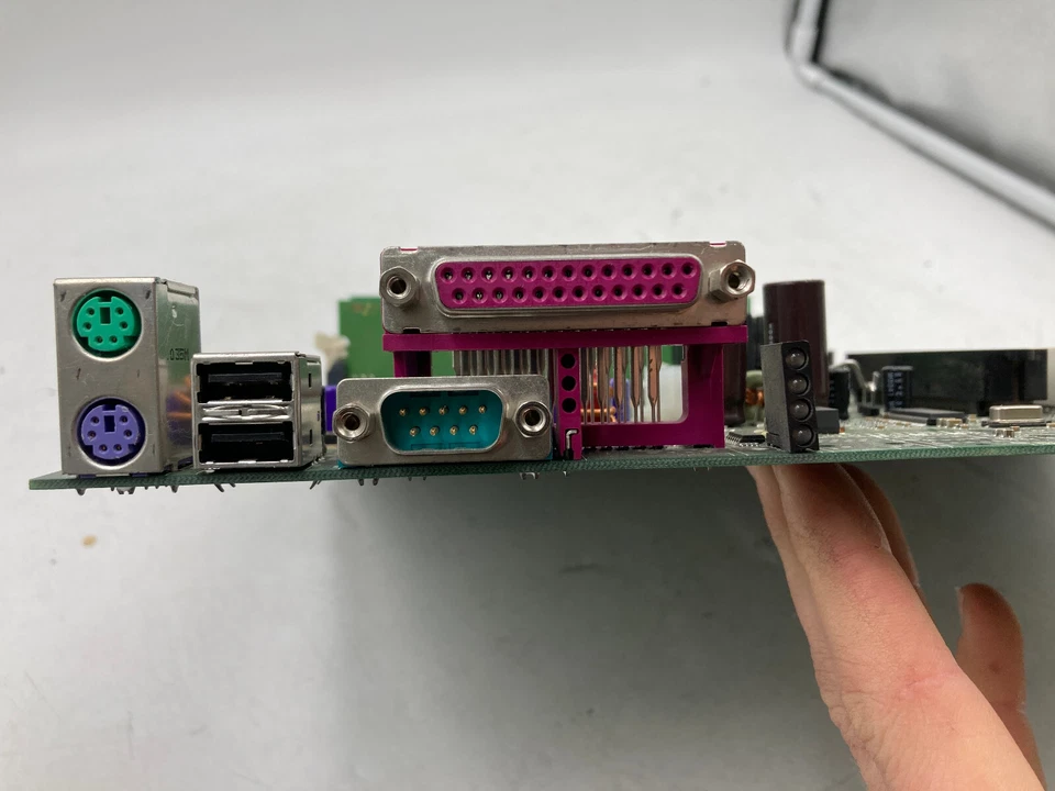 Intel D850GB (A48535-904) Motherboard w/ Pentium 4 Intel (SL4SH) 512MB DDR B - Image 3 of 4