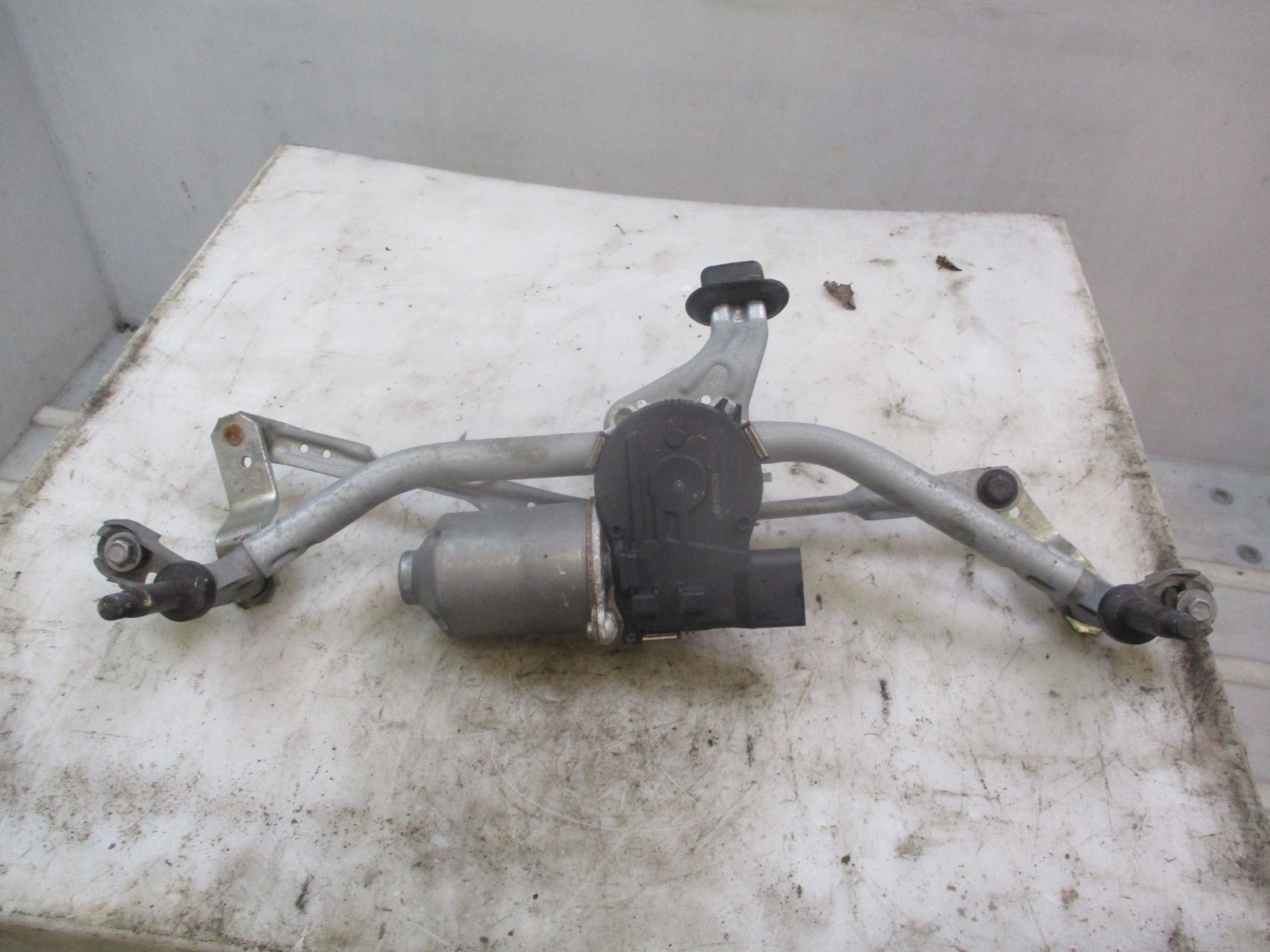 Opel CROSSLAND X YQ00140880 Front Wiper Motor Mechanism + Motor