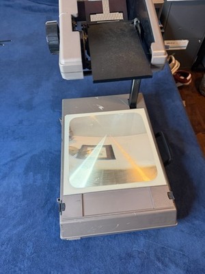 3M Compact Folding Portable Overhead Projector 2000 AG Carrying Case (Working)