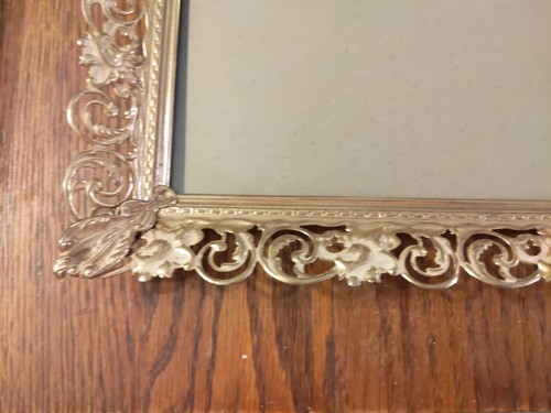 Cornice vintage ornata metallo dorato filigrana 13x11 con vetro MCM Hollywood Regency - Foto 4 di 8