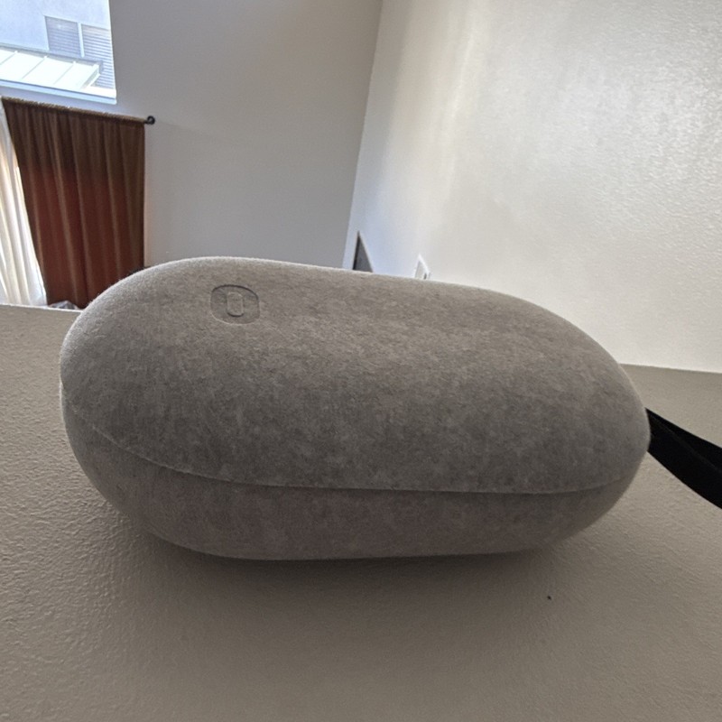 Oculus Quest 2 Gray Carrying Case for Headset and Controller