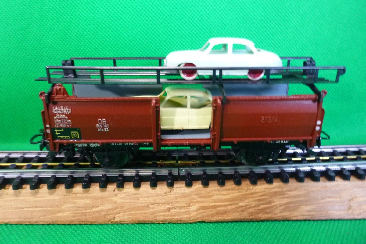 LOT DE 4 wagons marchandises, Roco, Märklin, Fleischmann, en