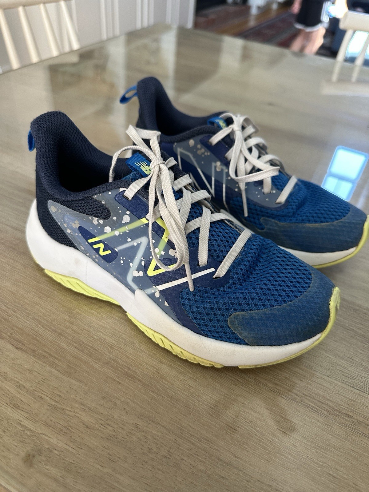 SAOLA New Balance BIG KIDS 2Y Rave Run V2 Scarpe da ginnastica stringate Blu